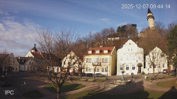 Náměstí, Hrad a Trůba