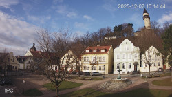 Náměstí, Hrad a Trůba