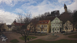 Náměstí, Hrad a Trůba