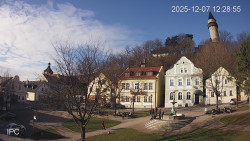 Náměstí, Hrad a Trůba