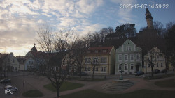 Náměstí, Hrad a Trůba