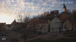 Náměstí, Hrad a Trůba