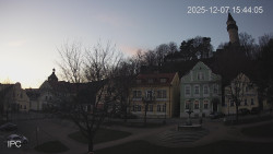 Náměstí, Hrad a Trůba