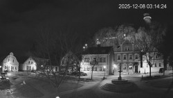 Náměstí, Hrad a Trůba