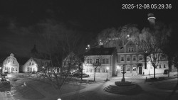 Náměstí, Hrad a Trůba