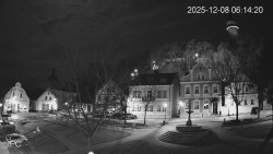 Náměstí, Hrad a Trůba