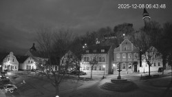 Náměstí, Hrad a Trůba