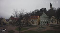 Náměstí, Hrad a Trůba