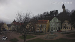 Náměstí, Hrad a Trůba