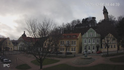 Náměstí, Hrad a Trůba