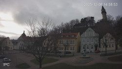 Náměstí, Hrad a Trůba