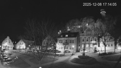 Náměstí, Hrad a Trůba