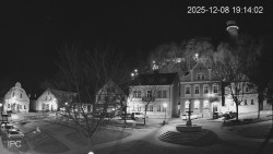 Náměstí, Hrad a Trůba