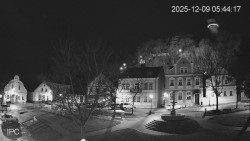 Náměstí, Hrad a Trůba