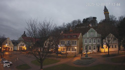 Náměstí, Hrad a Trůba