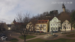 Náměstí, Hrad a Trůba