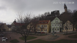 Náměstí, Hrad a Trůba