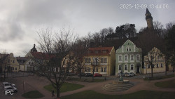 Náměstí, Hrad a Trůba