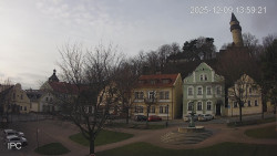 Náměstí, Hrad a Trůba