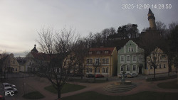 Náměstí, Hrad a Trůba