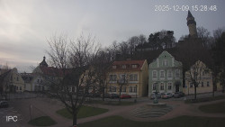 Náměstí, Hrad a Trůba