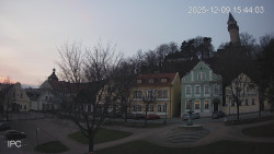 Náměstí, Hrad a Trůba