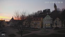 Náměstí, Hrad a Trůba