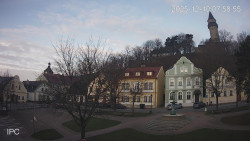 Náměstí, Hrad a Trůba