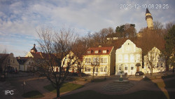 Náměstí, Hrad a Trůba