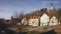 Náměstí, Hrad a Trůba