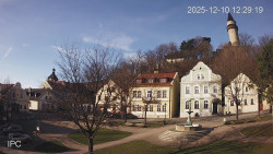 Náměstí, Hrad a Trůba