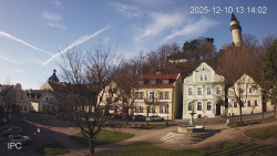 Náměstí, Hrad a Trůba