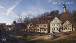 Náměstí, Hrad a Trůba