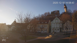 Náměstí, Hrad a Trůba