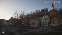 Náměstí, Hrad a Trůba