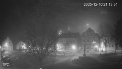 Náměstí, Hrad a Trůba