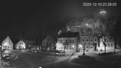 Náměstí, Hrad a Trůba