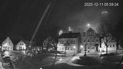 Náměstí, Hrad a Trůba