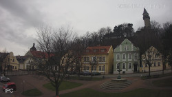 Náměstí, Hrad a Trůba