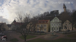 Náměstí, Hrad a Trůba