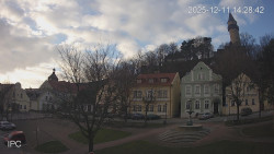 Náměstí, Hrad a Trůba