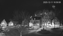 Náměstí, Hrad a Trůba