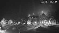 Náměstí, Hrad a Trůba