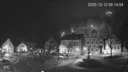 Náměstí, Hrad a Trůba