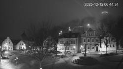 Náměstí, Hrad a Trůba