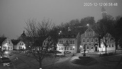 Náměstí, Hrad a Trůba