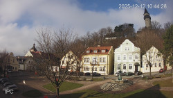 Náměstí, Hrad a Trůba