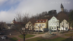 Náměstí, Hrad a Trůba