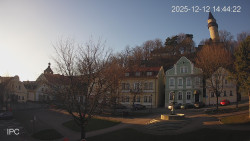 Náměstí, Hrad a Trůba