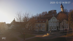 Náměstí, Hrad a Trůba